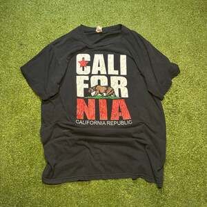 California Republic 'Cali-For-Nia' Graphic Black T-Shirt